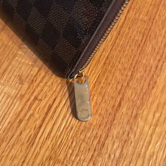 Louis Vuitton Zippy Wallet - Picture 8 of 9